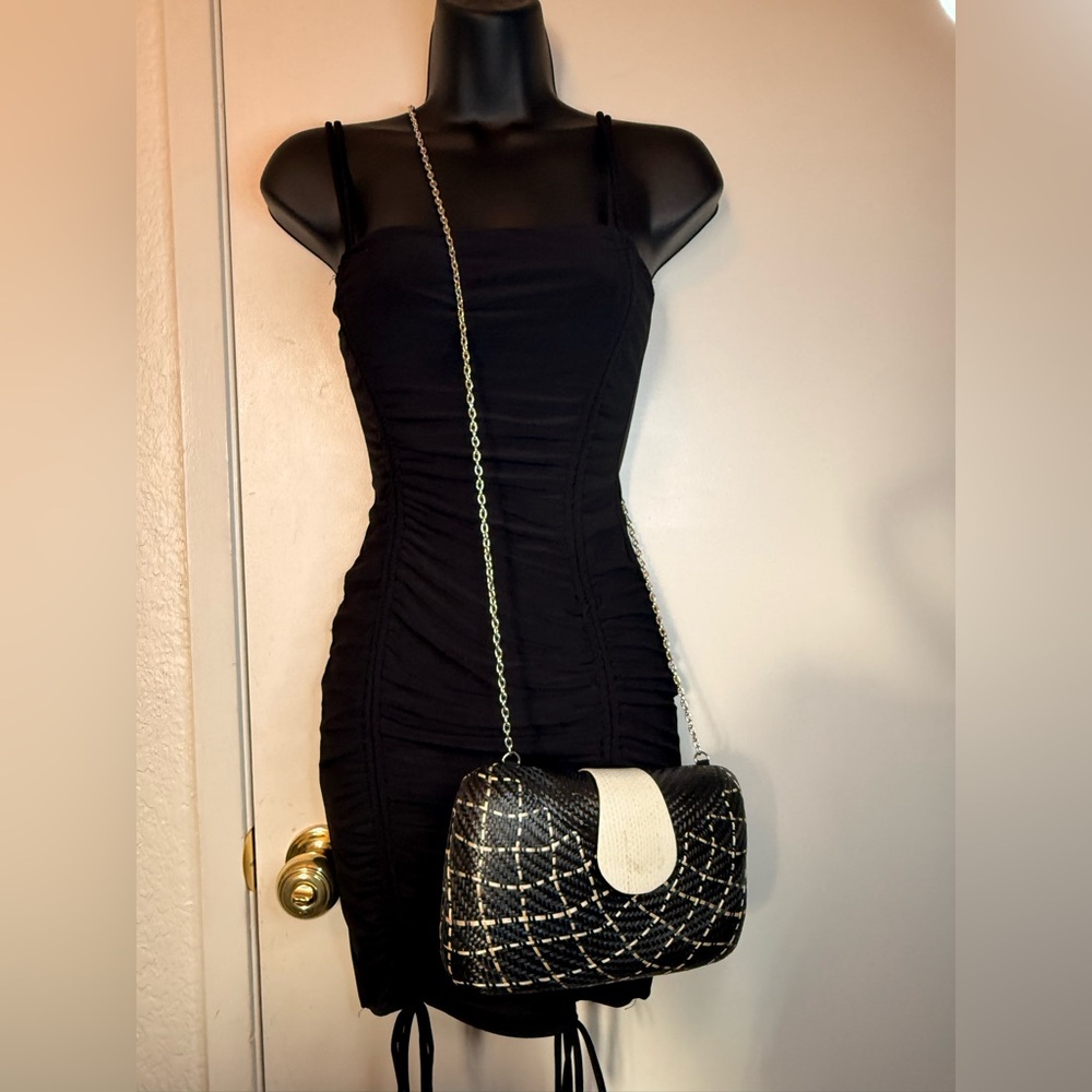 Sophisticated Woven Rattan Clutch Black & Natural Faux Snakeskin‎ Clasp